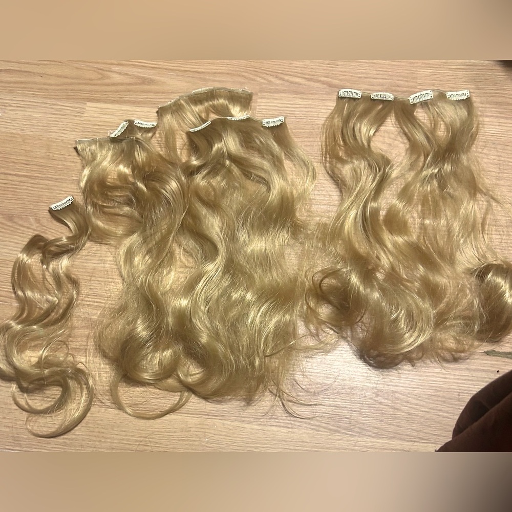 Luxurious clip in golden Blonde Hair Extensions